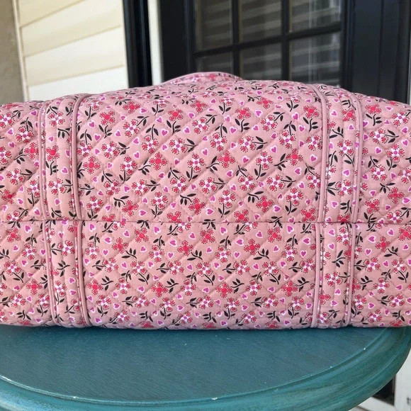 Vera Bradley Large Vera Tote in Sweethearts and Flowers - Picture 6 of 10